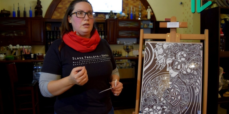 Библия в графике Светланы Чебановой: в николаевском «Шпацере» открылся уникальный рождественский вернисаж