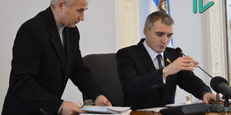 «Копеечный цирк»: николаевские «оппозиционеры» решили затянуть сессию, провалив утверждение повестки дня