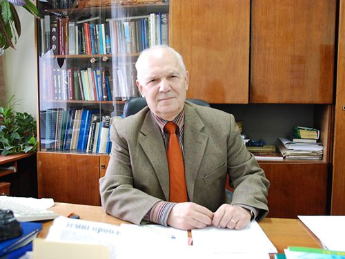 Скандал с диссертацией жены Кириленко продолжается: Главный физик Украины считает ее “изыскания” “лженаукой”