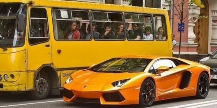 Ferrari и Lamborghini прекратили официальные поставки своих автомобилей в Украину