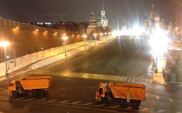 У Путина инфаркт? Журналисты обсуждают “скорые” на Красной площади