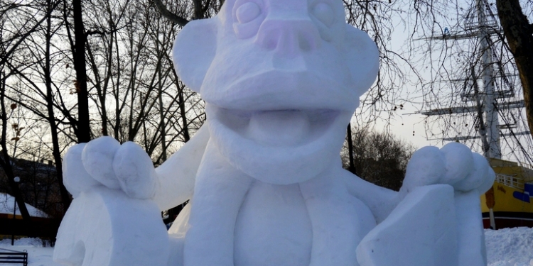 Снега много не бывает! В «Сказку» зовут лепить скульптуры из сугробов