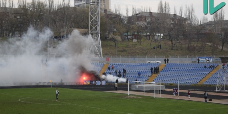 ФФУ решила вернуть полицейских на украинские стадионы