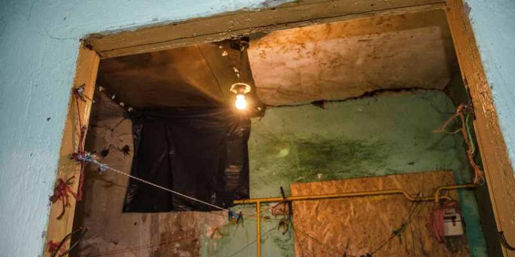 В Николаеве семья с тремя детьми в любой момент может погибнуть под завалами аварийного дома