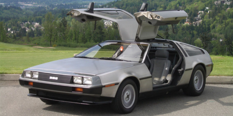 Компания DeLorean возобновит производство «машин времени»