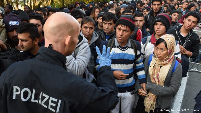 В Германии заявили о трудоустройстве 300 тысяч беженцев 1