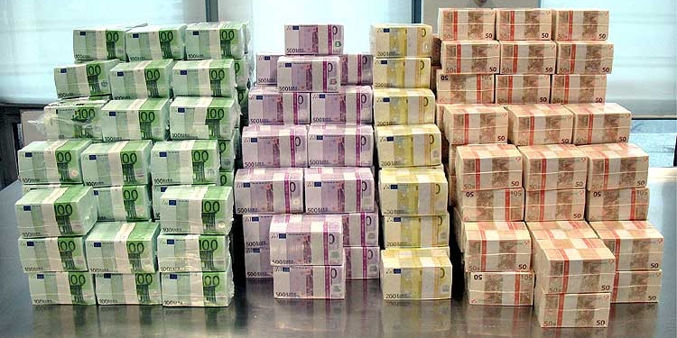 Беженец из Сирии выиграл миллион евро во Франции и строит планы. А в РФ семья пропила 1 млн.дол.