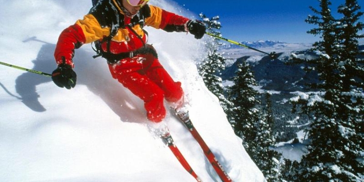 На Закарпатье спасатели нашли в горах заблудившегося туриста из Николаева, поиски еще одного туриста из Киева продолжаются