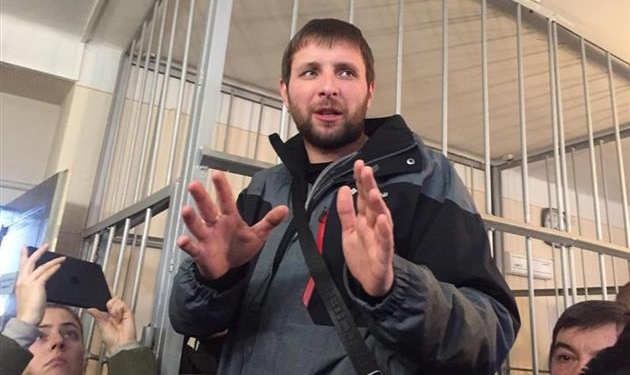 Парасюк снова начудил – бросал стаканы в прокурора. Возбуждено дело