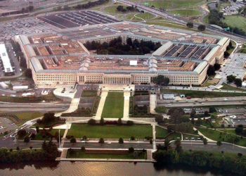 Иран задержал два военных корабля США