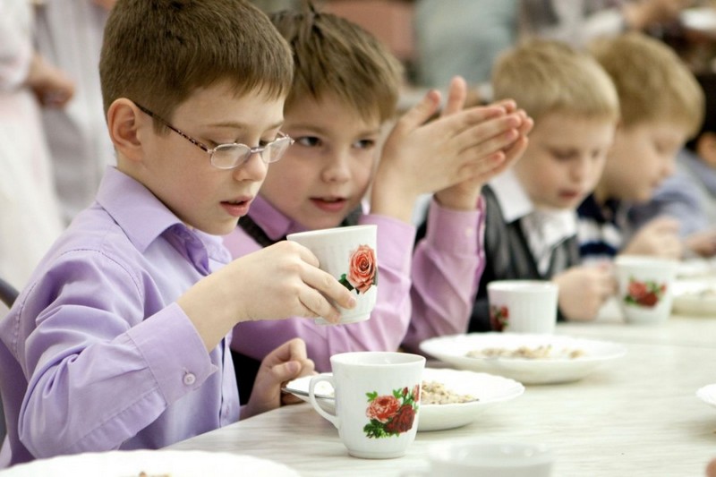 В прошлом году инспекторы Госпродпотребслужбы выявили в столовых детских садов и школ на Николаевщине 82 несоответствия пищевых продуктов 1