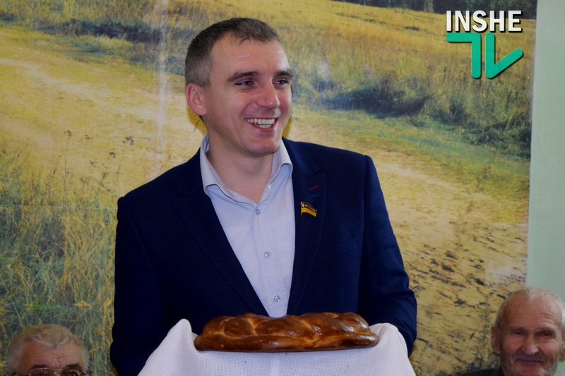 Мэр Николаева будет бороться с торговлей контрафактной колбасой 1