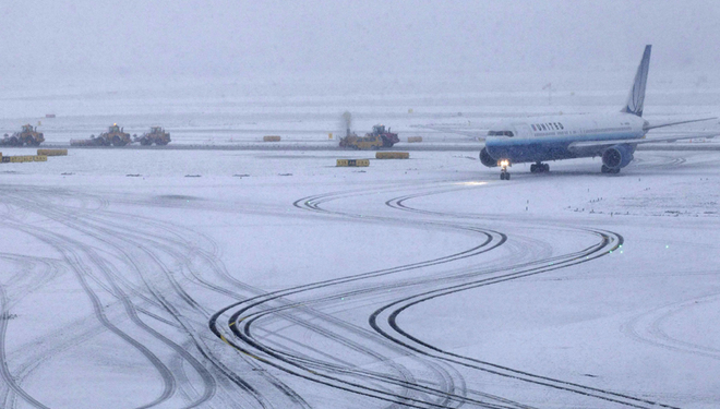 Бугско-Днепровский канал и 3 аэропорта закрыты из-за снегопада