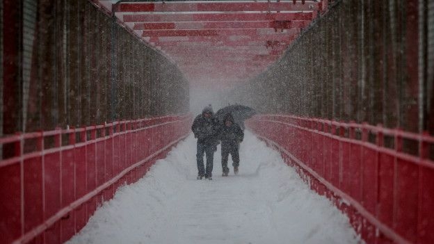 Видео и фото снежной бури в США, вследствие которой погибло 18 человек