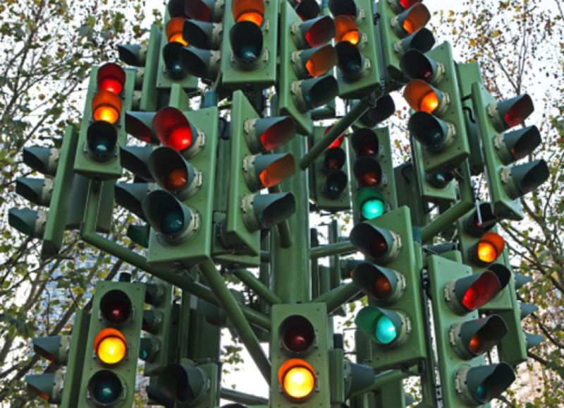 На содержание светофоров, нанесение разметки и установку дорожных знаков в Николаеве в 2016 году потратят более 11 миллионов гривен 5