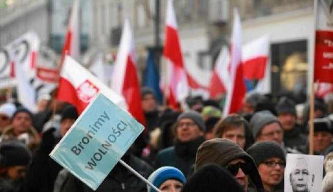 В Польше проходят митинги в защиту гражданских прав и демократии