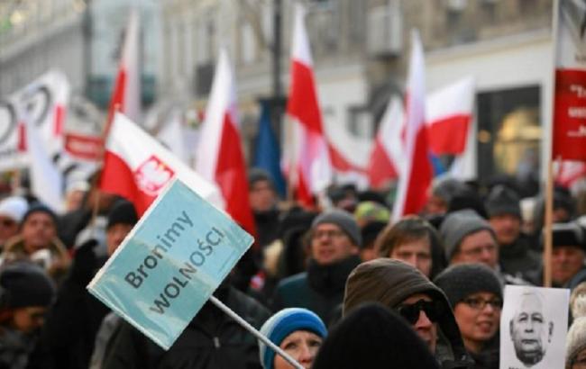 В Польше проходят митинги в защиту гражданских прав и демократии 7