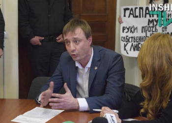 Николаевские «оппозиционеры» не хотят сдавать коммунальные помещения «Укрпочте» за 1 гривну в год, пока предприятие не предоставит план по их ремонту