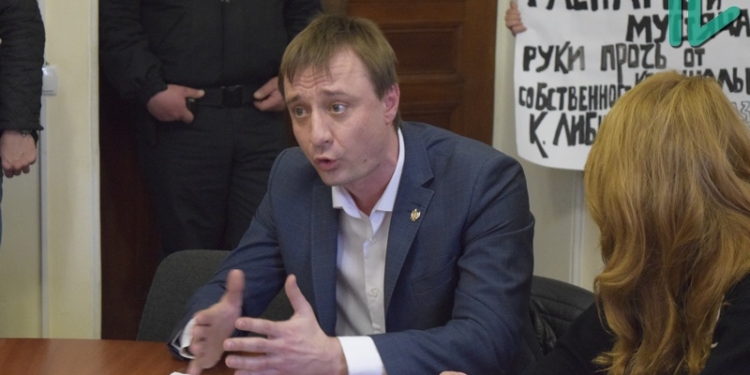 Николаевские «оппозиционеры» не хотят сдавать коммунальные помещения «Укрпочте» за 1 гривну в год, пока предприятие не предоставит план по их ремонту