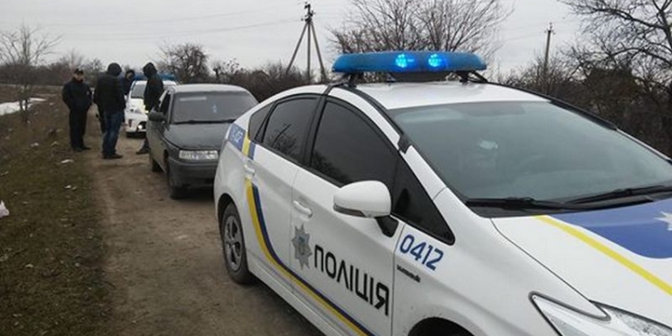 Игра в догонялки с патрульными Николаева: в ВАЗ-2112 везли немного наркотика