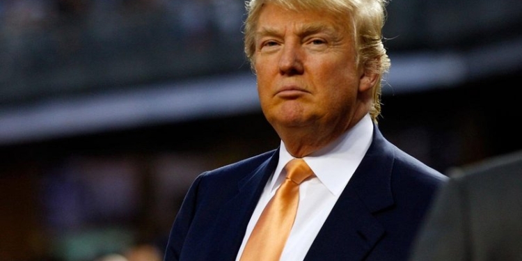 Выборы в США: Трамп и Клинтон выигрывают праймериз, а Буш покидает гонку