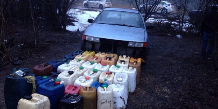 Крысятничество: в Николаеве военнослужащие-контрактники воровали топливо из своей же воинской части