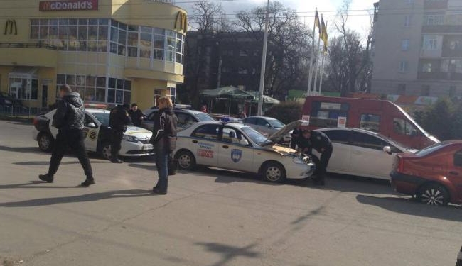 В Запорожье вооруженная группа ограбила ювелирный магазин