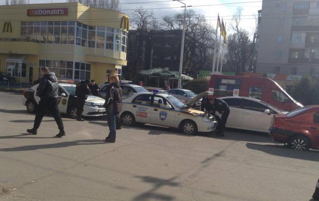 В Запорожье вооруженная группа ограбила ювелирный магазин 1