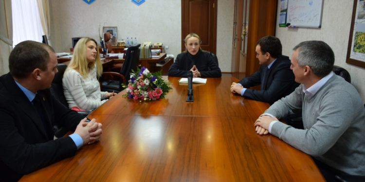 Николаевские власти обсудили с Олимпийской чемпионкой Ольгой Харлан перспективы строительства нового фехтовального зала