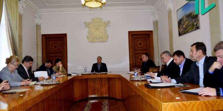 Александр Сенкевич намерен встретиться с Вадимом Мериковым по вопросу достройки фехтовального зала в парке Победы