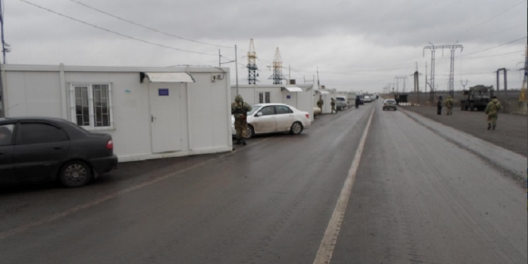 КПВВ «Марьинка» снова закрыт из-за обстрелов боевиков