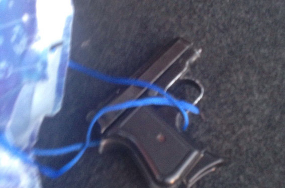 В Корабельном районе Николаева у бывшего зэка изъяли пистолет. Как он к нему попал, гражданин отмалчивается