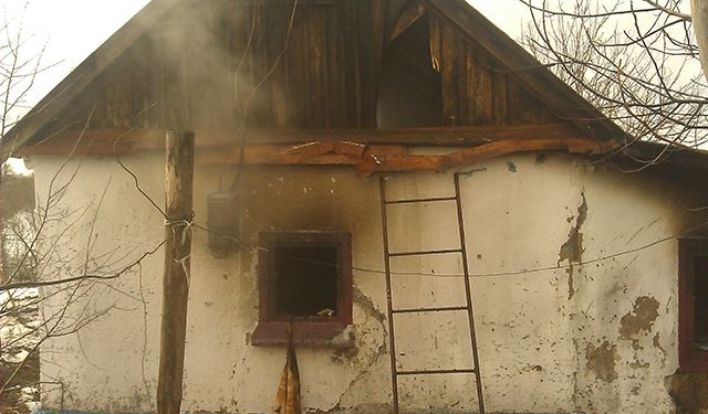 И снова из-за печки: в Кривоозерском районе в летней кухне сгорело много дорогих вещей