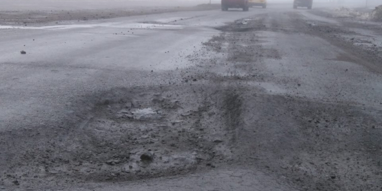 Патрульная полиция Николаева сообщает о разбитом участке дороги, который может стать причиной серьезных аварий