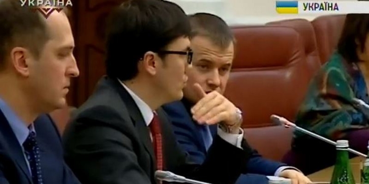 Четыре министра украинского правительства отозвали заявления об отставке