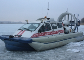 Сезон дрейфующих на льдинах рыбаков: на Каховском водохранилище спасли больше 30 человек