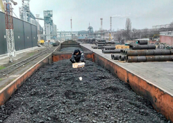В Николаевском порту в вагоне с углем обнаружили подозрительную коробку