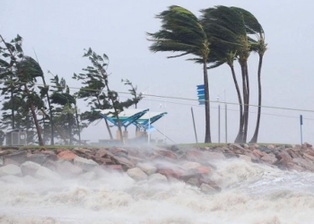 Мощнейший шторм поразил Фиджи