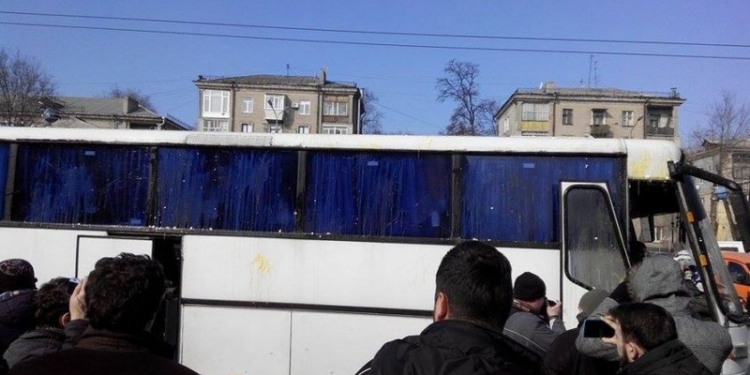 «Яичное» воскресенье в Запорожье: приехавших из Мелитополя помитинговать против сноса памятника Ленину забросали яйцами