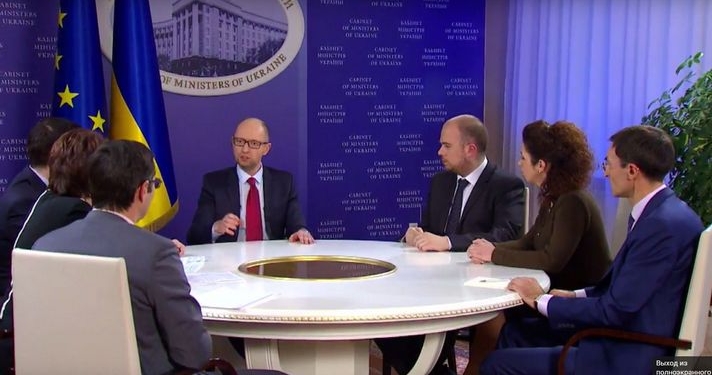 У Яценюка спросили, почему он не уйдет сам. Интервью премьера украинским т/к