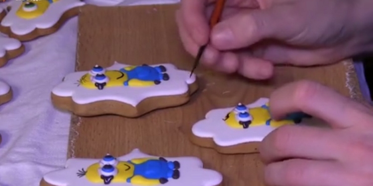 Переселенка из Луганщины получила грант ООН на изготовление сувенирных пряников