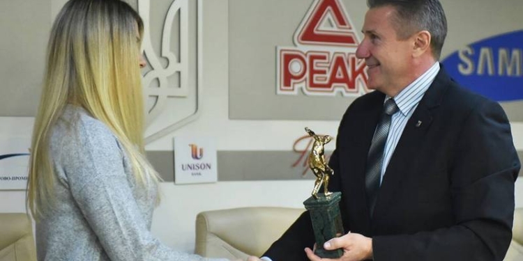 Николаевская саблистка Ольга Харлан получила награду от НОК как лучшая спортсменка января-2016