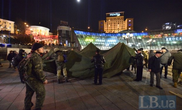 Протестующие на Майдане хотят смены власти, военного положения и санкций для активов РФ