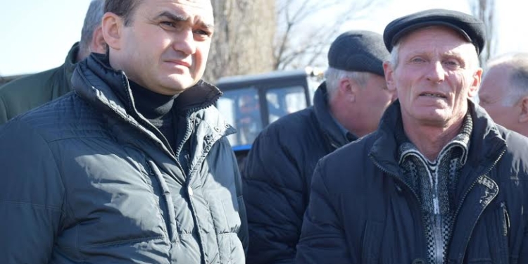 Жителям Захаровки подключили водопровод