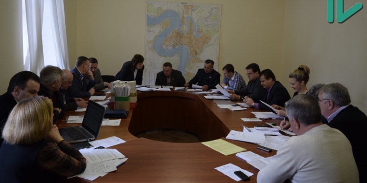 Николаевские депутаты устроили словесную перепалку из-за несуществующей пока комиссии по земельным спорам