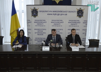 На Николаевщине чиновника, который требовал взятку за продажу комбайна по цене металлолома,  посадили под домашний арест