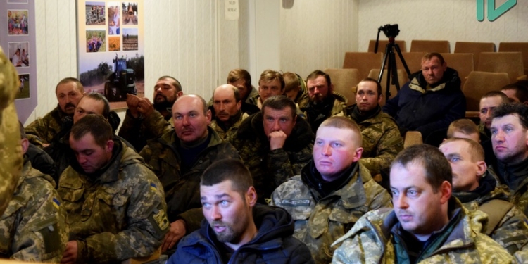 «Если надо больше – мы придем все!» – бойцы 53-й бригады, которые шли пешком с «Широкого Лана» в Николаев, встретились с военным прокурором