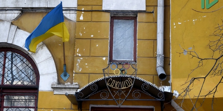 После разрушения крыши ДЮСШ по фехтованию в Николаеве депутаты “вспомнили” о спортгородке в парке Победы