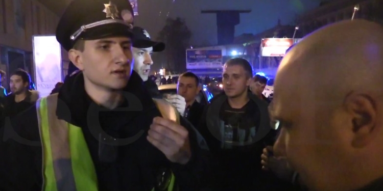 В Днепропетровске чуть не подрались 40 таксистов и 8 патрульных