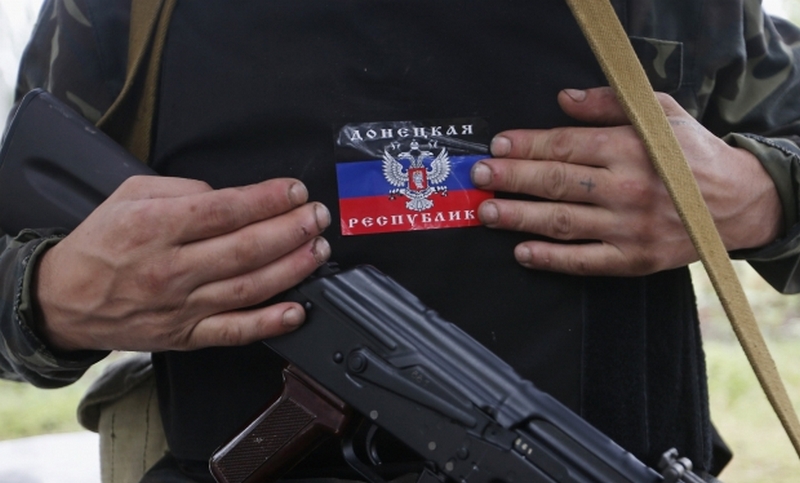 В "ДНР" боевики ограбили финчасть, забрали паспорта РФ и сбежали с оружием 1